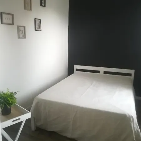Les Toits De Puy L Eveque Сasa de vacaciones *
